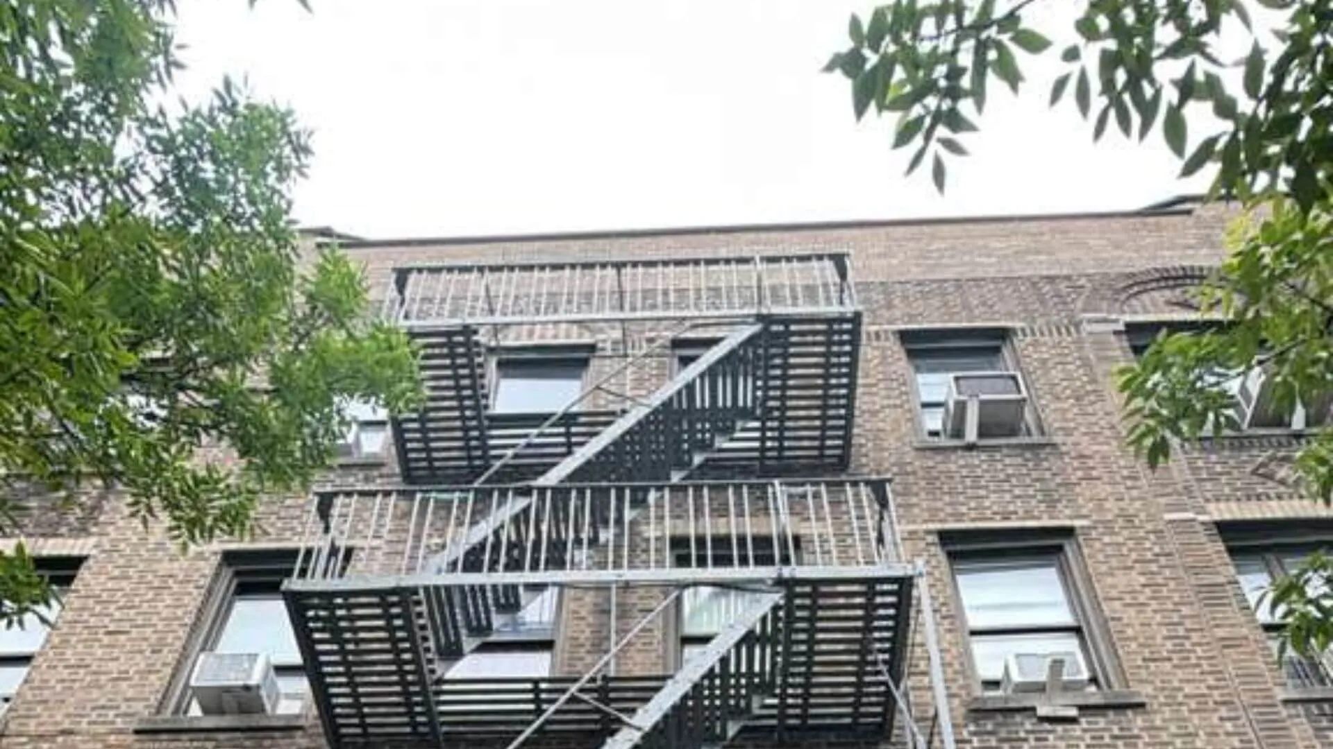 Professional Local Law 11 compliance inspection service for NYC residential and commercial buildings